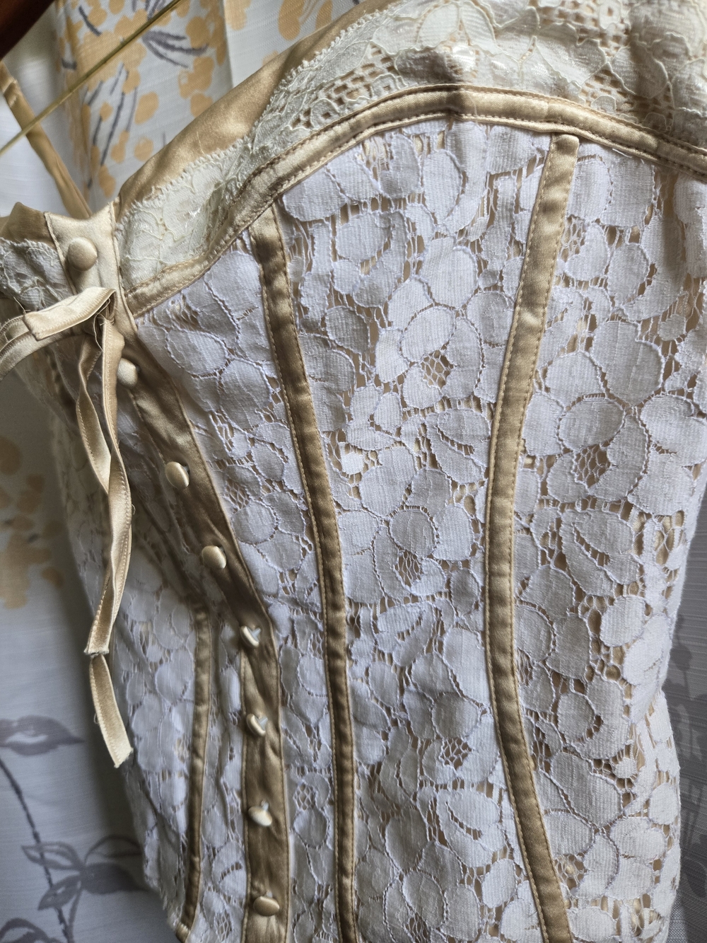 bebe Vintage Y2K Lace Bustier Corset Top NWT XS Cream Satin & Lace Camisole - Picture 5 of 7